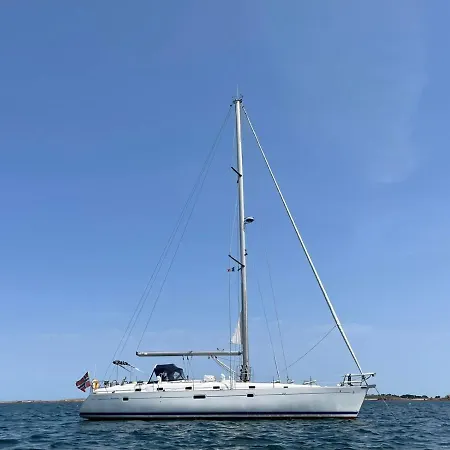 Beautiful And Comfortable Sailboat With Secure Parking Available 船屋 *