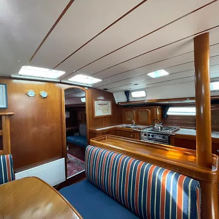 Båthotell Beautiful And Comfortable Sailboat With Secure Parking Available Barcelona