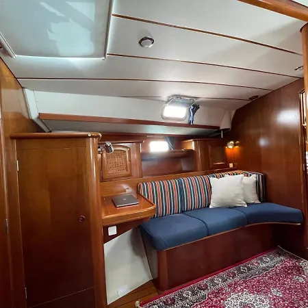 Båthotell Beautiful And Comfortable Sailboat With Secure Parking Available Barcelona